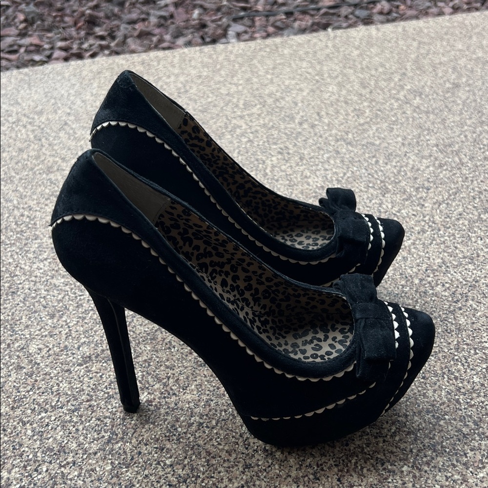 JESSICA SIMPSON Black High Heels with Bow Accent - Picture 4 of 13